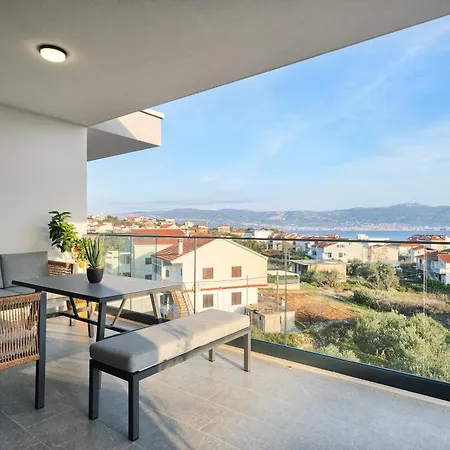 Apartamento Imola's Place - Sea-view & Pool
