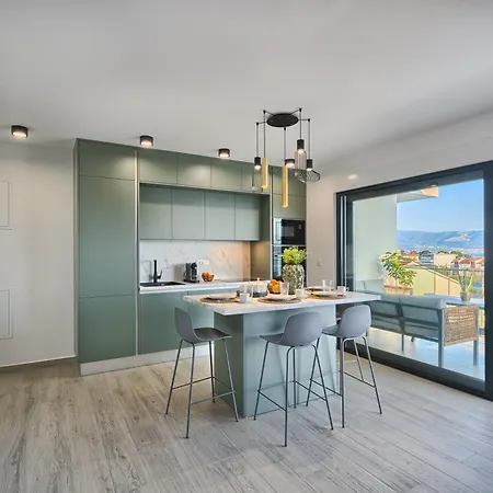 Imola's Place - Sea-view & Pool Appartement *
