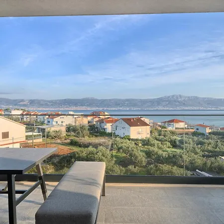 Imola's Place - Sea-view & Pool