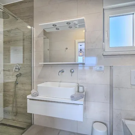 Appartement Imola's Place - Sea-view & Pool *