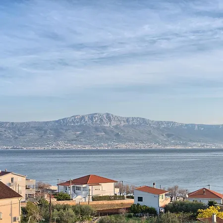 Imola's Place - Sea-view & Pool * Slatine