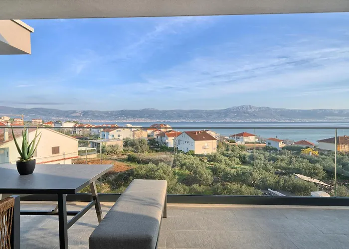 Imola's Place - Sea-view & Pool