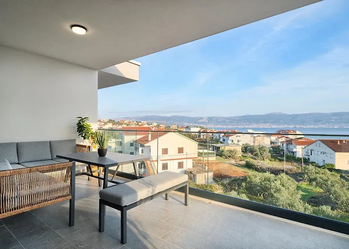 公寓 Imola's Place - Sea-view & Pool