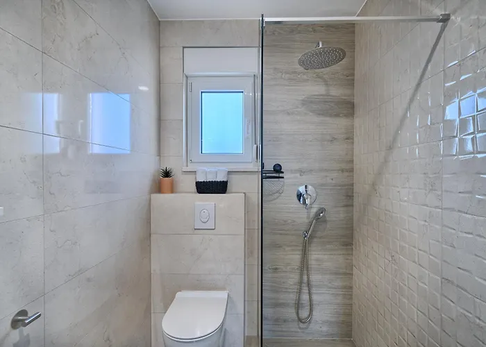 Imola's Place - Sea-view & Pool