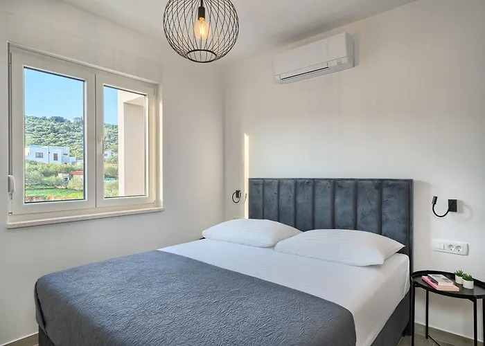 公寓 Imola's Place - Sea-view & Pool 斯拉汀